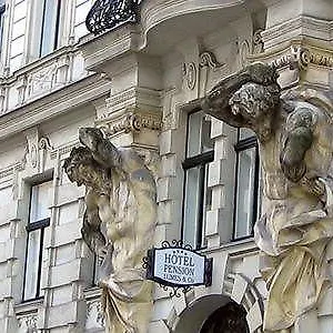 https://pension-lumes.vienna-besthotels.com